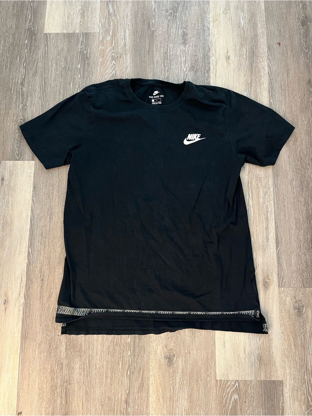 Nike Sportswear Mens T-Shirt Size L Black Logo Tape Hem The Nike Tee Cotton